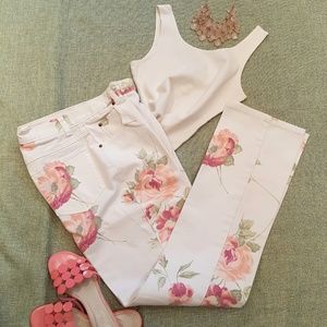 NEWPORT NEWS 5-Pocket Jean Style Creamy Floral